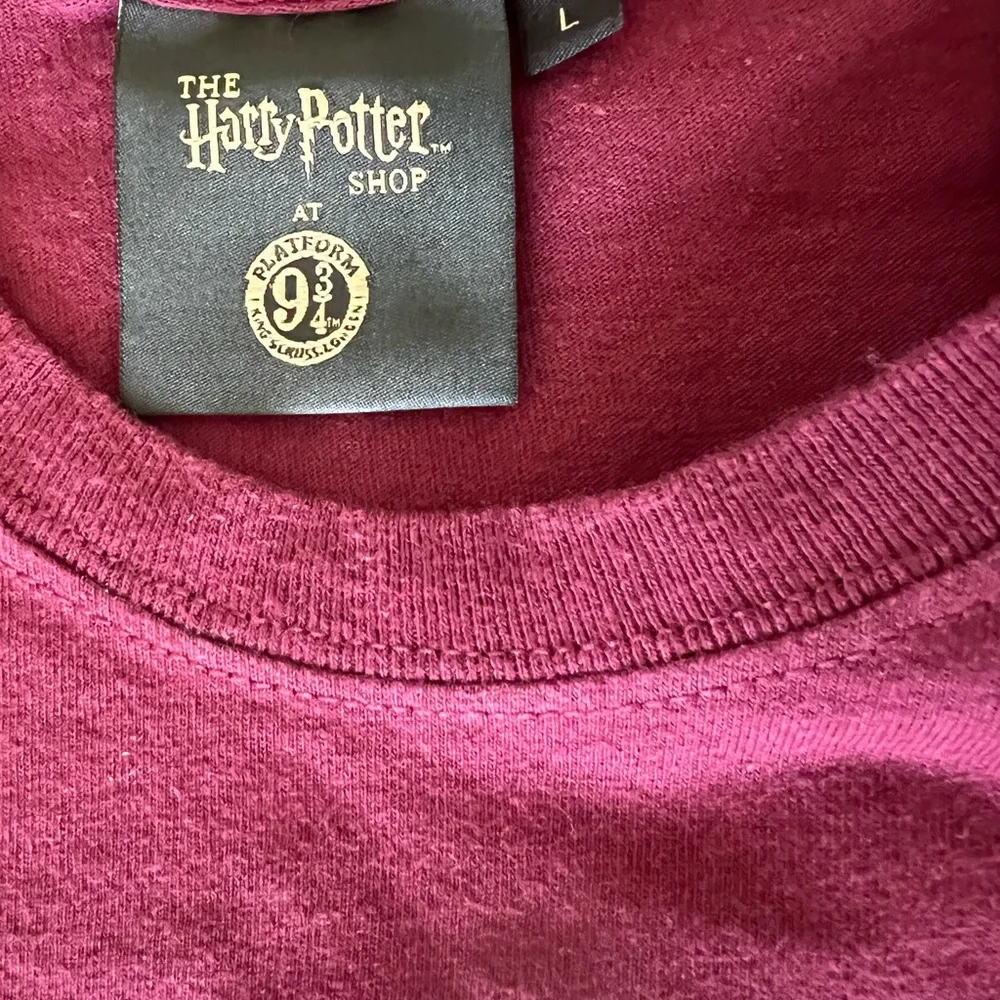 ⭐️ Firm Price ⭐️ worn twice Large unisex Harry Potter shirt - Picture 4 of 4
